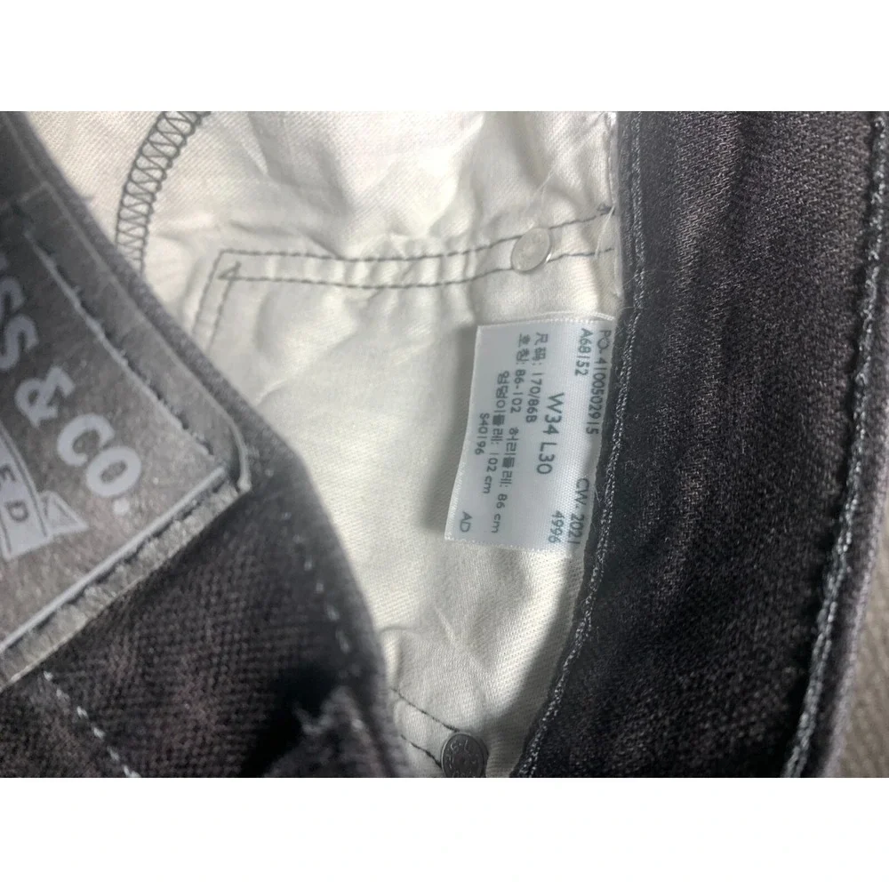 Levis this pair